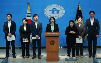 용혜인 “민주당-소수정당 비례 번갈아 배치 제안”