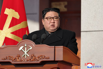 김정은 “한국은 제1적대국, 협상으로 평화 못 챙겨”
