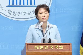 이언주, 민주당 복당…"양당 경험해보니, 그나마 민주당이 도리 있다"