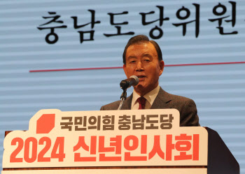 '충남 4선' 홍문표, 강승규와의 경선 포기…"가혹한 잣대에 섭섭"