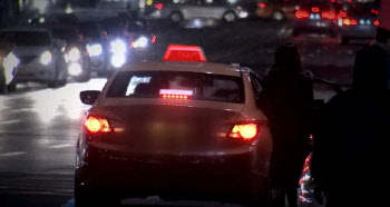 "택시 갓등이 빨간색?"…택시기사 SOS 신호 알아챈 경찰