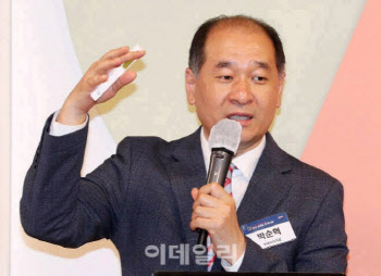 이복현 금감원장, 박순혁 작가 만나 '불법 공매도' 제도개선 토론