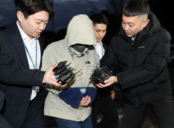 ‘46억 횡령 후 국외도피’ 건보공단 팀장, 첫 재판서 혐의 인정
