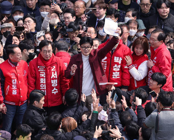 'PK 격전지' 부산 낙동강벨트 찾은 한동훈…“부산에 정말 잘하고 싶어”