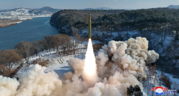 北, 두 달만에 탄도미사일 발사…한미연합훈련 계기 '도발' 재개