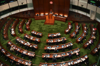 “자칫하면 반역? 이젠 홍콩도 무섭다” 국보법 통과에 우려 커져