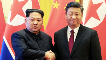 김정은, ‘찐친’ 중국 챙기기 행보…시진핑과 5년만에 만날까