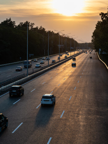 日, 자율주행 우선 차로제 추진… "2033년에는 고속도로도"