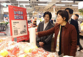 송미령 농식품부 장관, 휴일 ‘홈플러스 메가푸드마켓’ 찾아