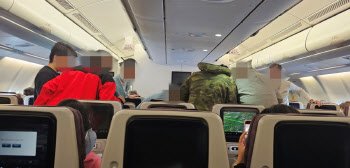 대한항공 비행기서 쓰러진 네팔인…승무원 응급처치로 회복