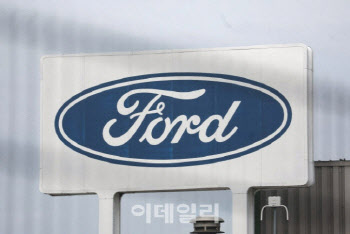 포드, 신형 전기차 SUV·트럭 양산 연기…수요 둔화에 속도조절(종합)
