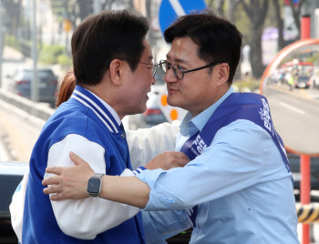 '총선 D-2' 민주당, 막판 지지층 결집·부동층 흡수 '총력전'