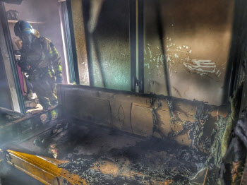 울산 상가주택 2층서 화재…1명 사망·1명 부상