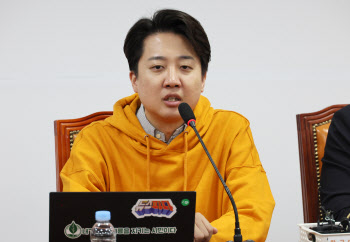 이준석 “국민의힘, 보수 결집론으로 회귀해 선거 참패”