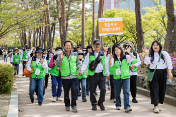  치매예방 걷기대회 참석한 최호권 영등포구청장