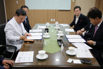 인천의료원, 인천대 총동문회와 전략적 상호업무 협약