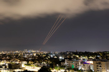 '이스라엘-이란' 재충돌에 서방서도 "긴장 자제" 목소리