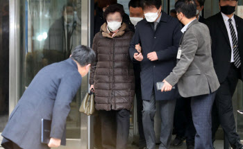 법무부, 尹장모 최은순 가석방 '적격' 결정…14일 석방