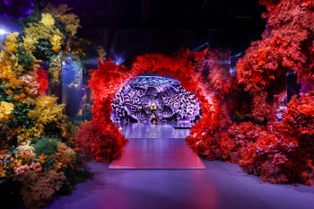 제네시스, 뉴욕서 ‘블룸타니카’ 전시 개최…꽃과 디지털 기술 결합