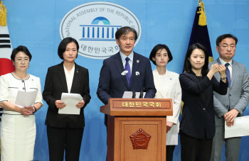 조국혁신당, 22대 국회 '1호 법안'으로 '한동훈 특검법' 발의