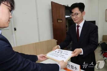 탈북 공학도 박충권 의원, ‘과학기술인 지원 강화법' 발의