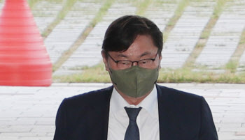 대북송금·뇌물수수 이화영, 1심 징역 9년6월형 선고(2보)
