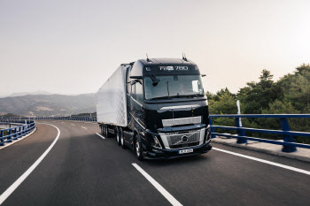 볼보트럭, 신형 FH16 공개…연비 효율성 5% 향상