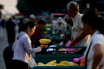 중국 소비자물가 개선 쉽지 않네…여전한 디플레 압력