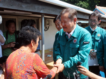 이상민 장관 지진 현장 방문…주민 심리 회복 지원 당부