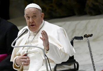 세계 코미디언 초청한 프란치스코 교황..."웃음 전파" 당부