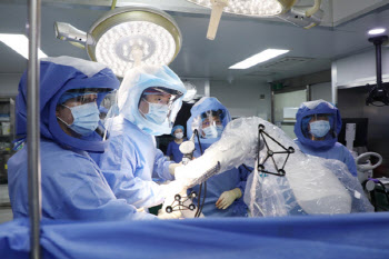 바른세상병원 엄상현 원장, 최소침습 통한 고관절 로봇인공관절 수술 성공