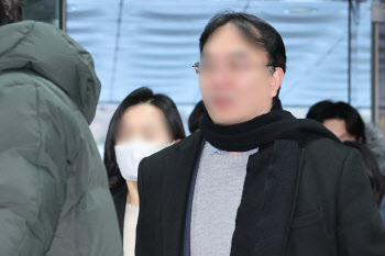 '김용 재판 위증교사 혐의' 이재명 캠프 관계자 2명, 보석 석방
