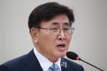 유상임 "AI-반도체·바이오·양자, 3대 게임체인저…세계 경쟁력 갖게 지원"