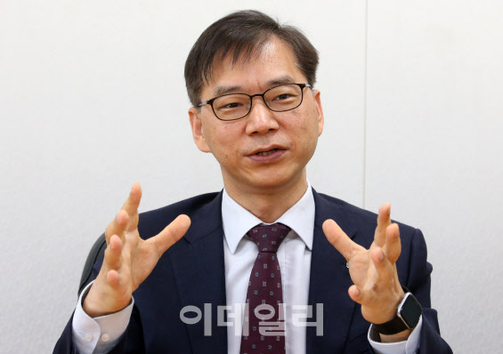 유한양행, 블록버스터 ‘엔허투’ 꺾을 차세대 렉라자는?