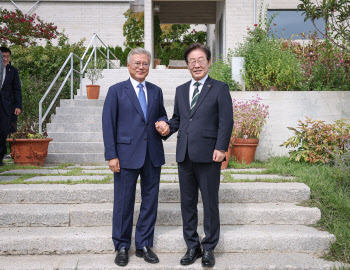 '文수사'로 단일대오 선 민주당…이재명, 문재인 만나 '원팀' 강조