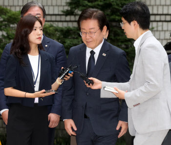 이재명 대장동 재판 출석 "보궐선거 적극 투표해달라…심판해야"