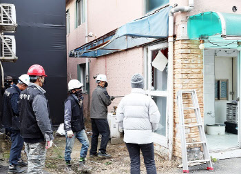 용주골 불법건축물 4동 강제 철거…성매매집결지 폐쇄 '속도'