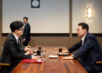 한동훈, 尹과 반도체특별법 논의…"엄중 상황…직접보조금 마련해야"