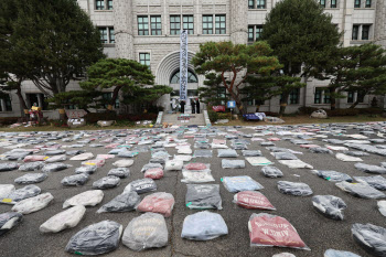 '공학반대 진통' 동덕여대, 다음주 논술 '교외' 진행 검토