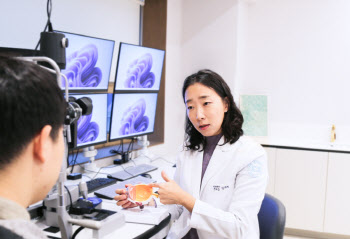 나이와 상관없는 망막질환…시력 왜곡땐 정밀검진 받아야