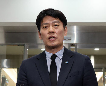 민주당 "낙관론만 외치는 정부, 1% 성장률로 하락한 경제"