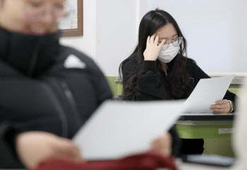 이번 수능도 ‘문과생 불리’…수학 선택과목 간 5점 차이