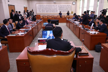 ‘내란 행위 상설 특검’ 법사위 소위 통과