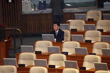 "지금도 모든 권한은 대통령이"...안철수, 다시 탄핵 투표 한다면?