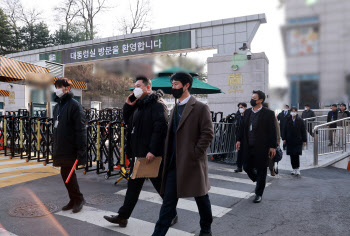 대통령실·경호처 압수수색 방해에…민주 "내란 가담 행위"