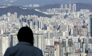 퇴직연금 깨 집산 영끌족 ‘급증’…주택시장 불황인데 왜