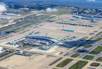 인천공항 “코로나 영향 벗어나 여객·운항 정상 회복”