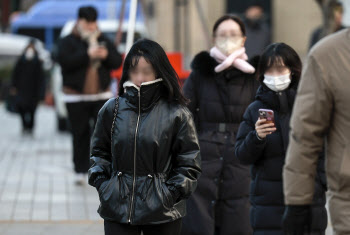 “패딩 필수” 영하권 강추위 지속...일부 지역 ‘대설특보’