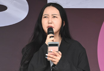 “좌파 연예인 저격수?”…정유라, 정우성·김윤아·김제동 싸잡아 비판