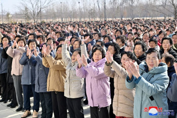 북한 수재민 평양살이 마무리…김정은에게 단체 감사 편지